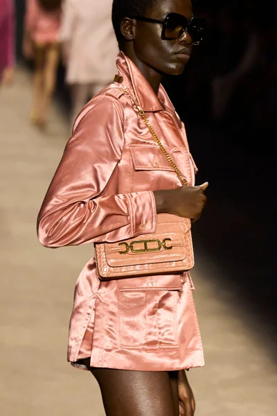 Look 73